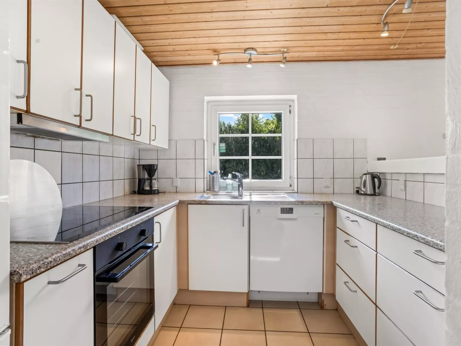 "Tara" - 900m from the sea-Inside