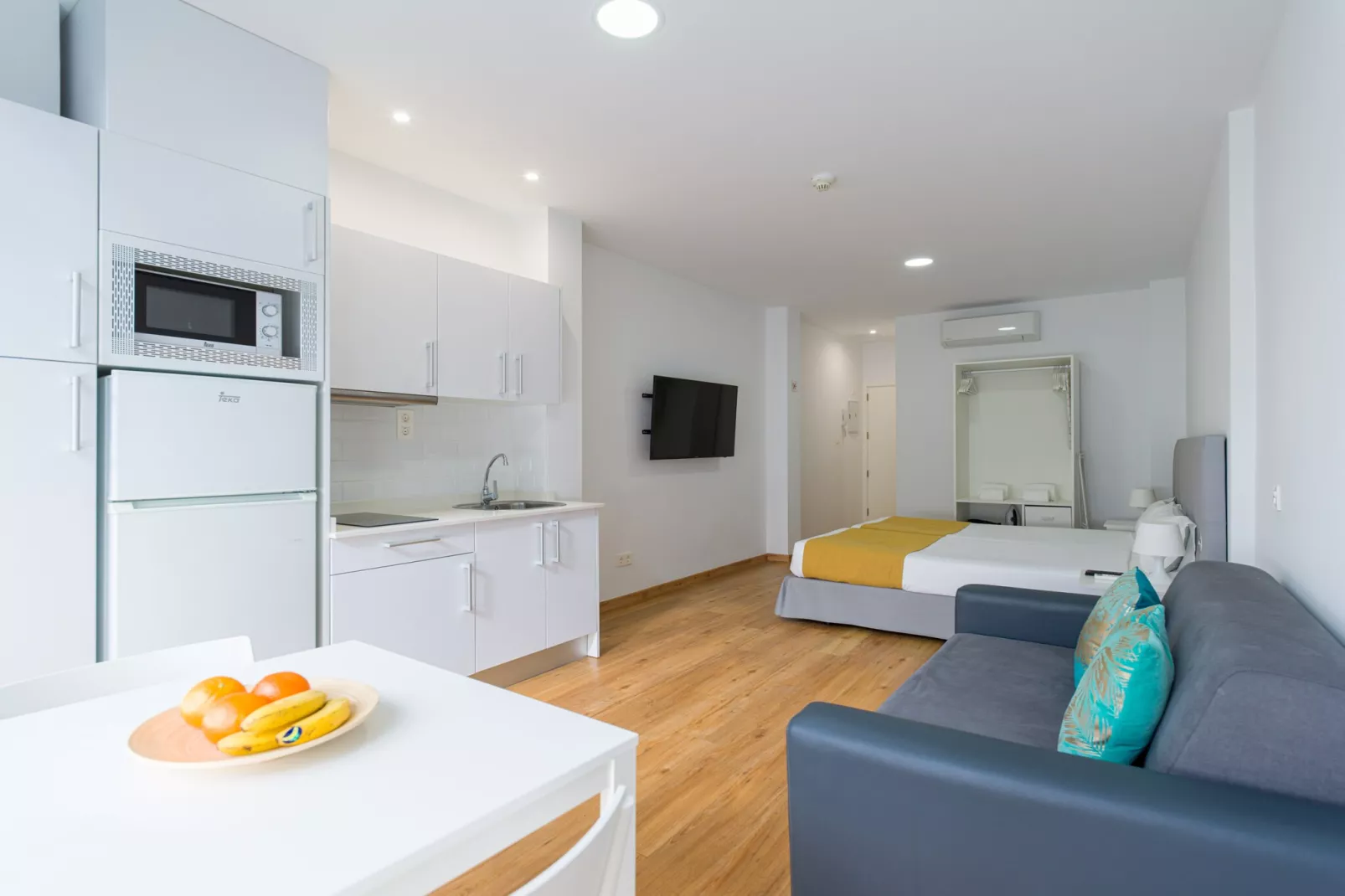 OK Las Canteras 5C by CanariasGetaway-Kitchen