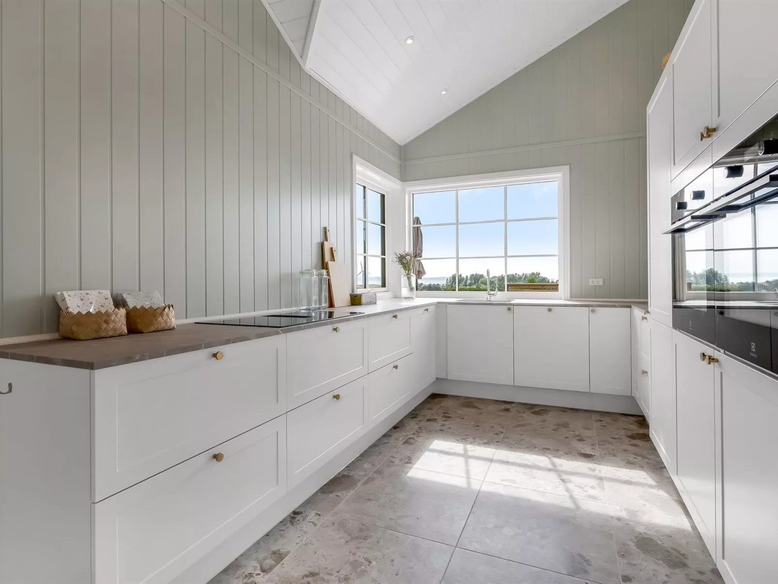 "Adia" - 650m from the sea-Drinnen
