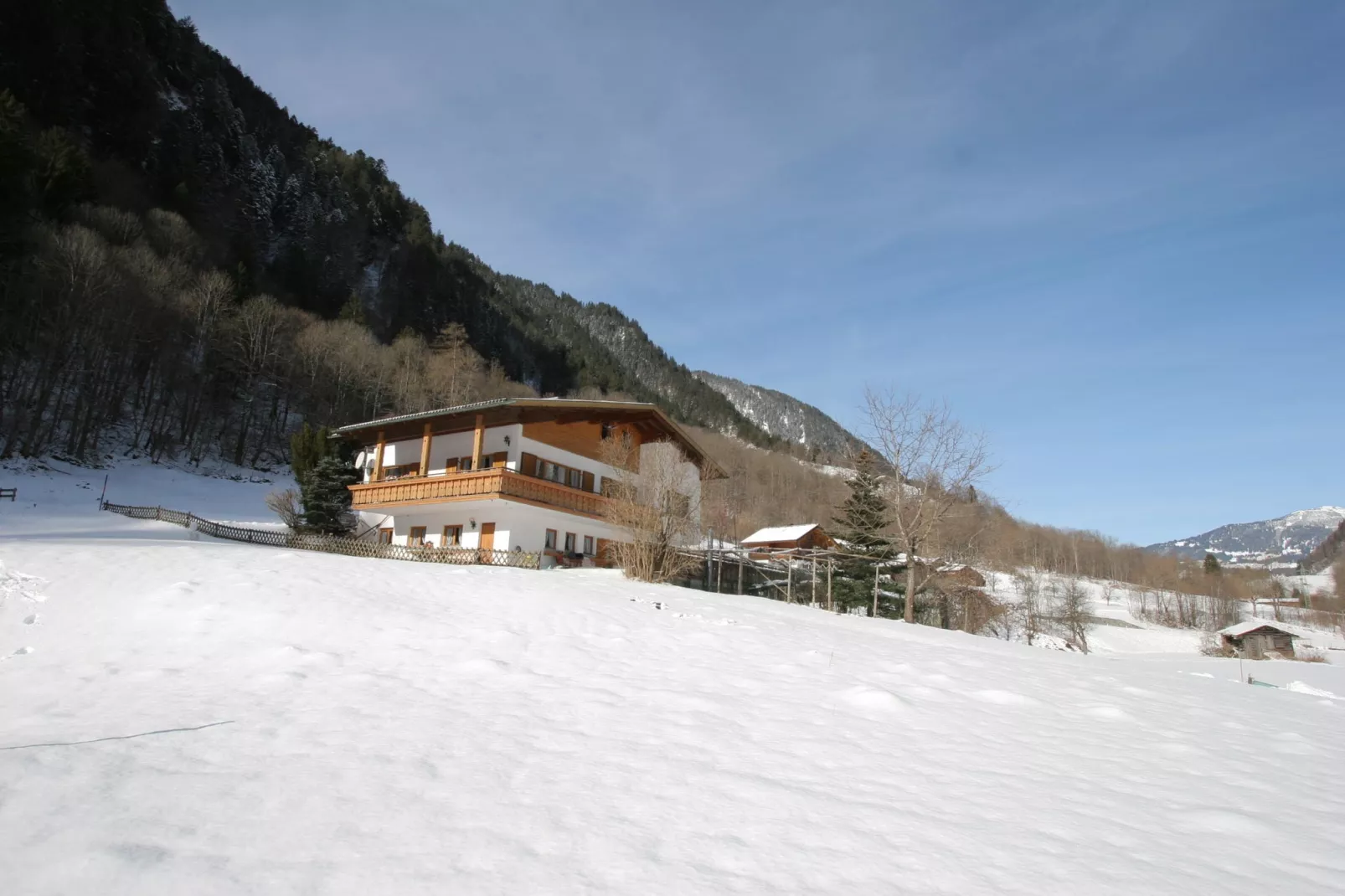 Apartment Maria-Exterior winter
