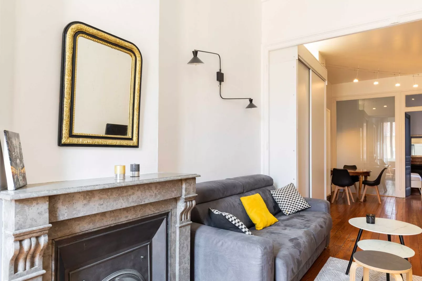 AG-83-MASSENA-Living room