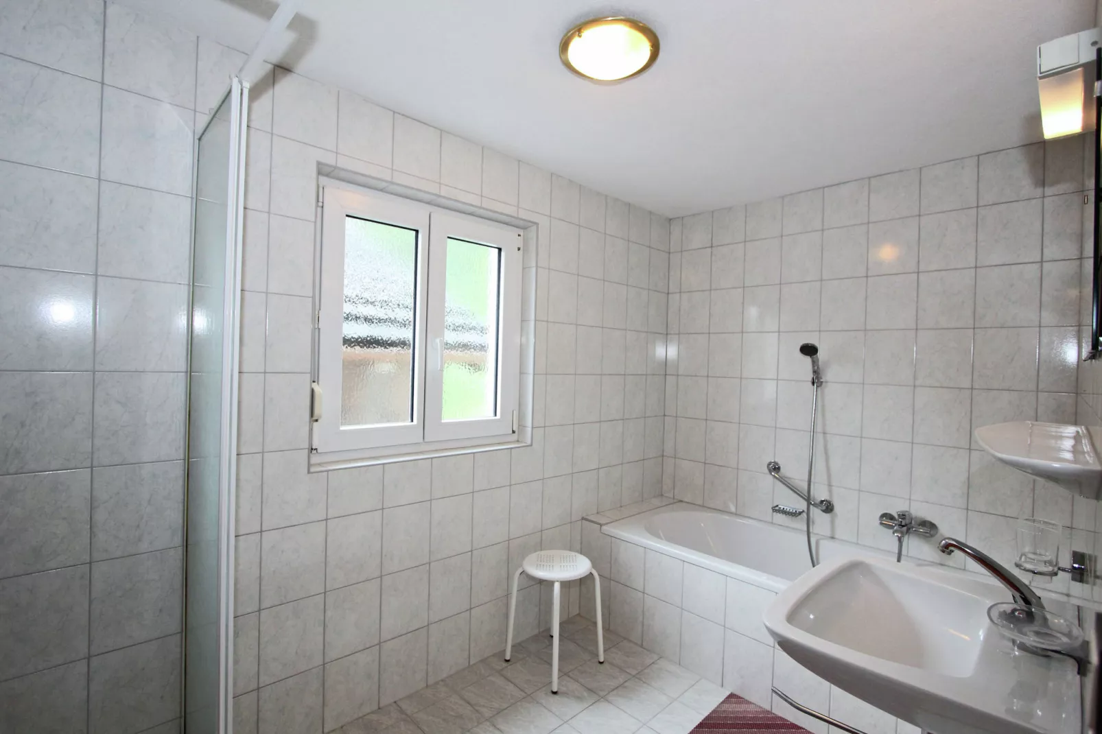Haus Lukan Groß-Bathroom