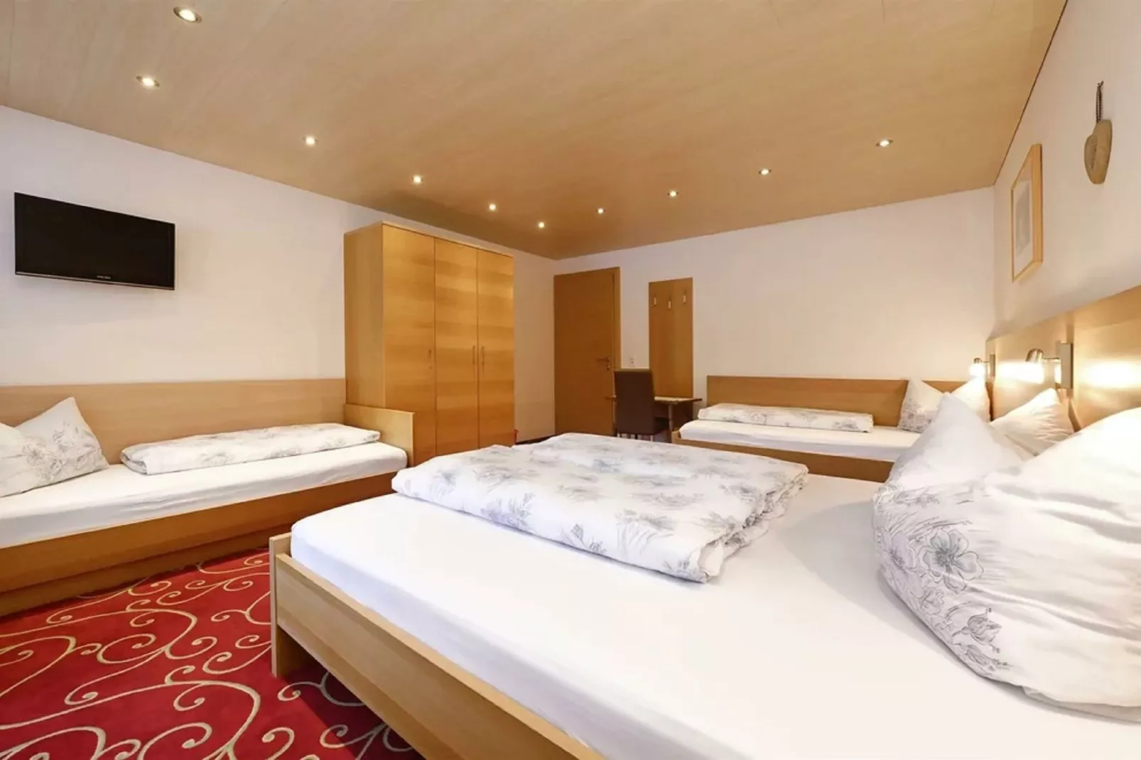 Haus Lukan Groß-Bedroom