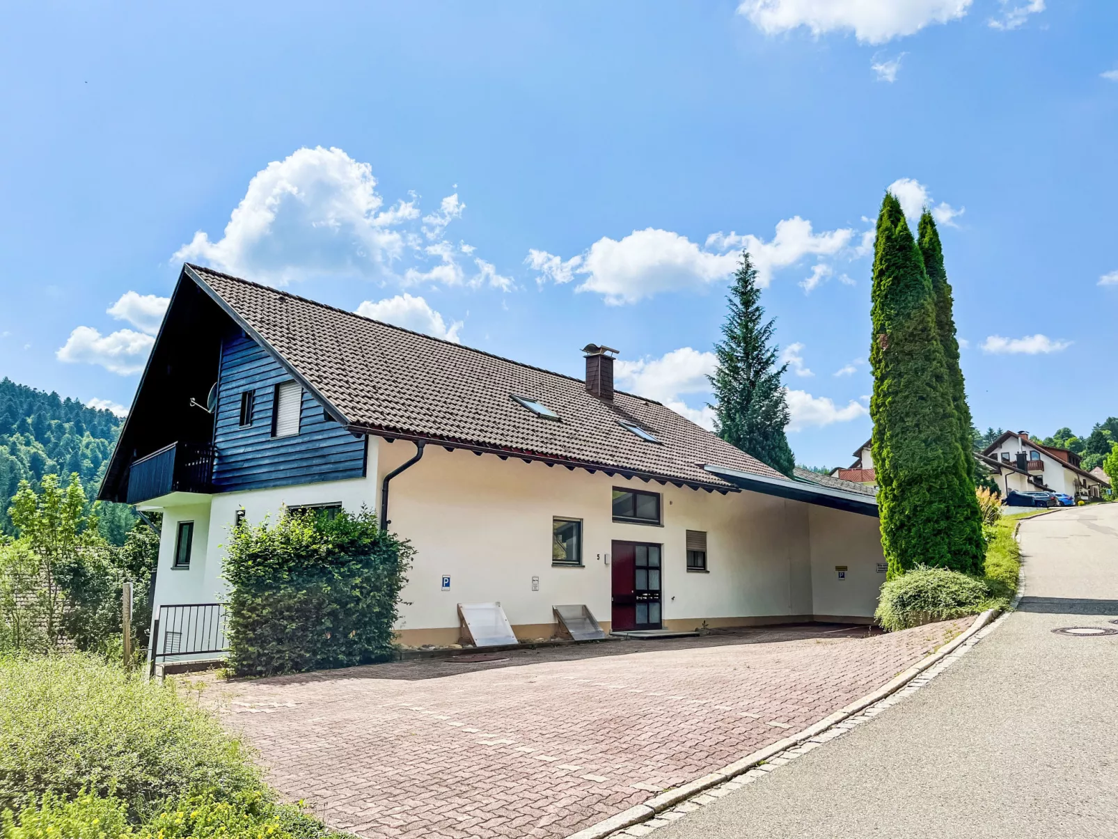 Bergsonne-Outside