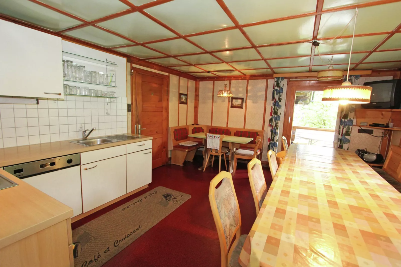 Apartment Lukan Klein-Kitchen
