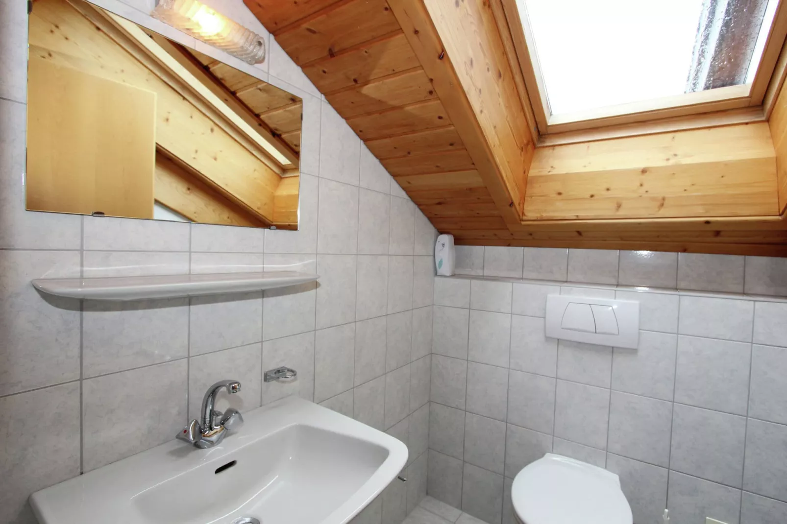 Apartment Lukan Klein-Bathroom