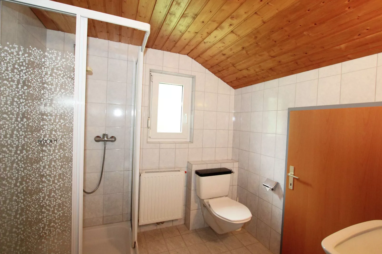 Apartment Lukan Klein-Bathroom