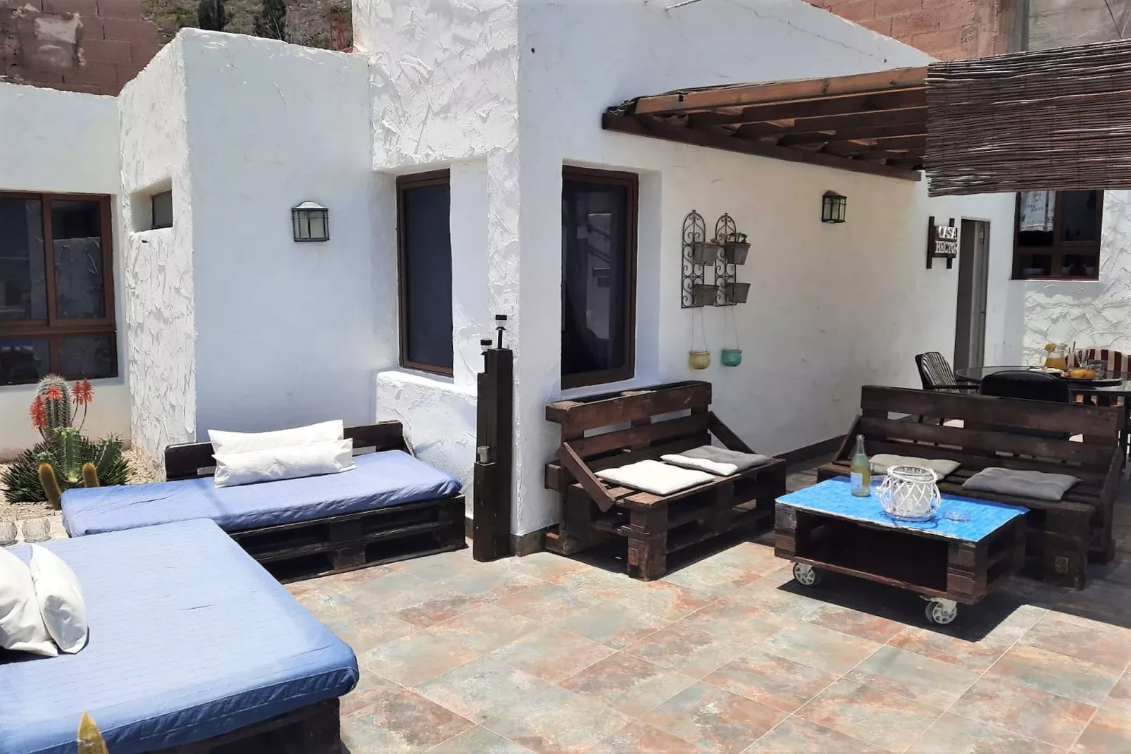 Casa Héctor-Exterior in summer