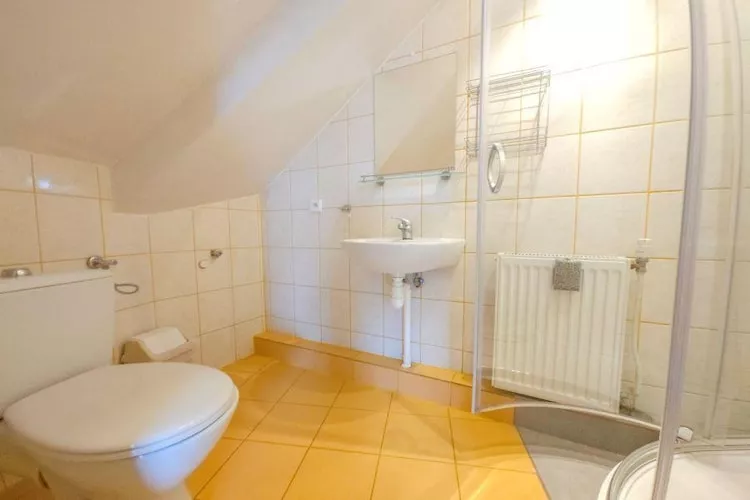 Pokój 2 osobowy nr 5 - widok na ogród-Bathroom
