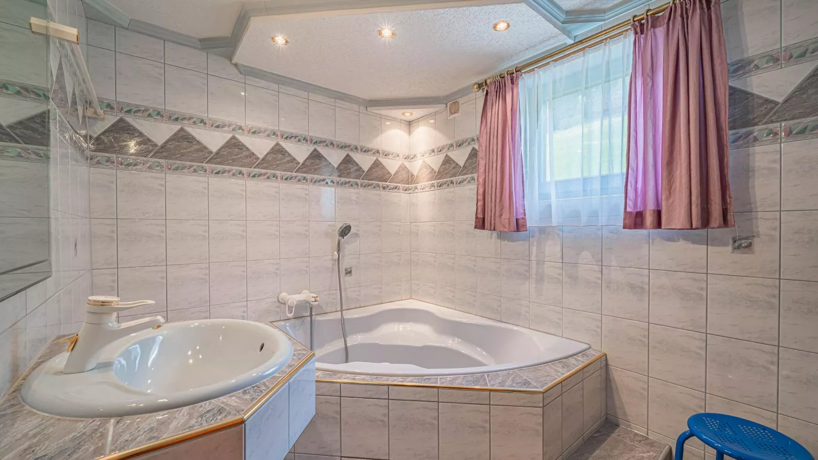 Poschen-Bathroom