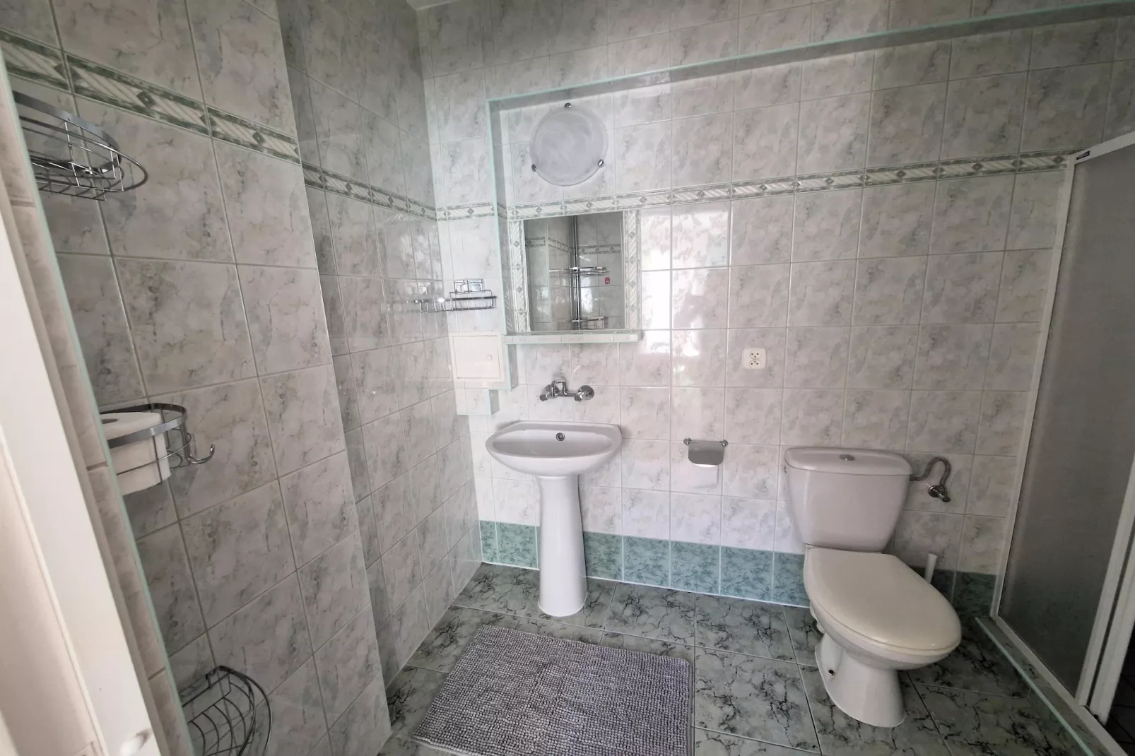 Pokój 2 osobowy na parterze-Badezimmer