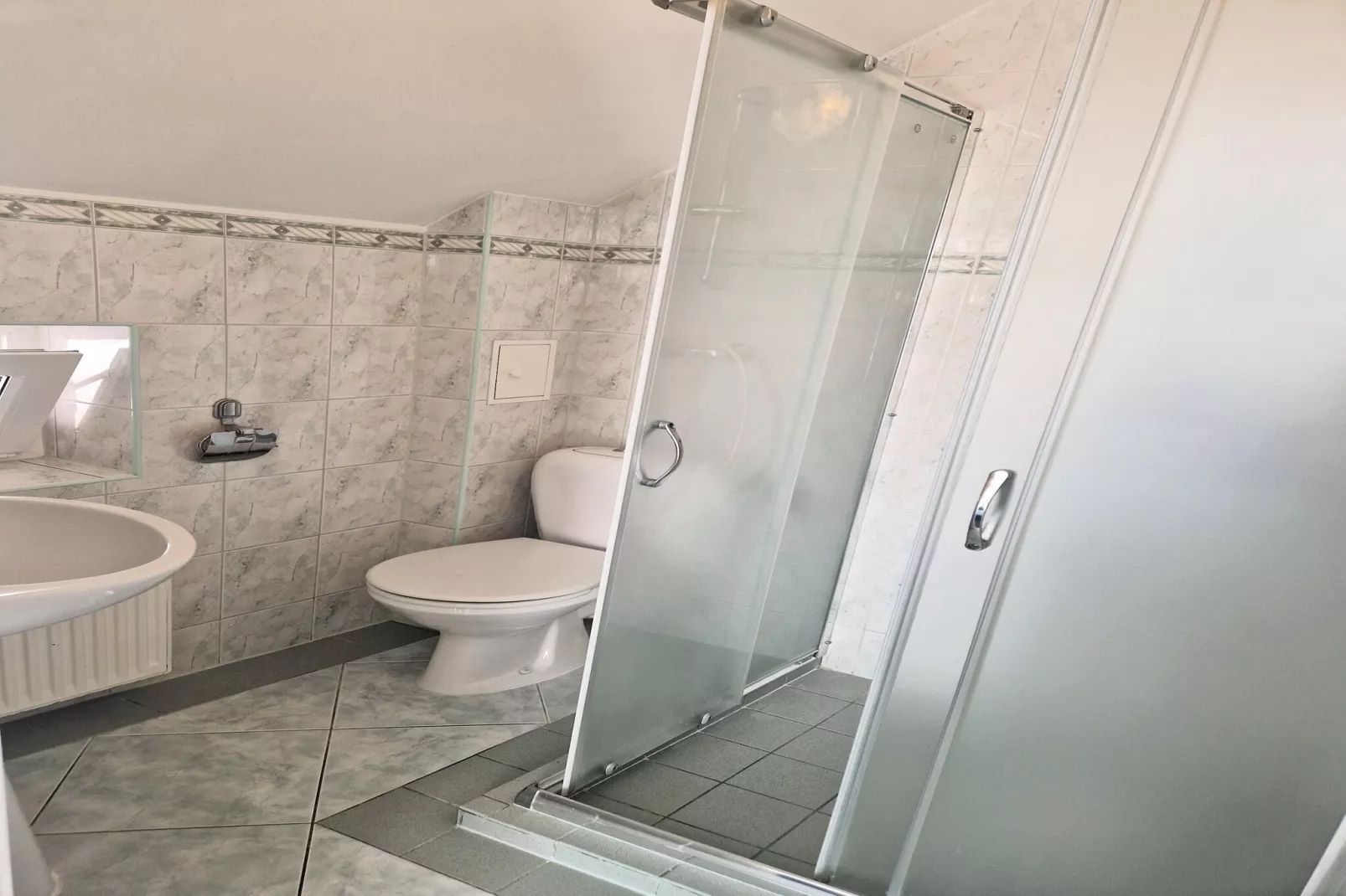 Pokój 2 osobowy na 1 piętrze łóżko podwójne-Bathroom
