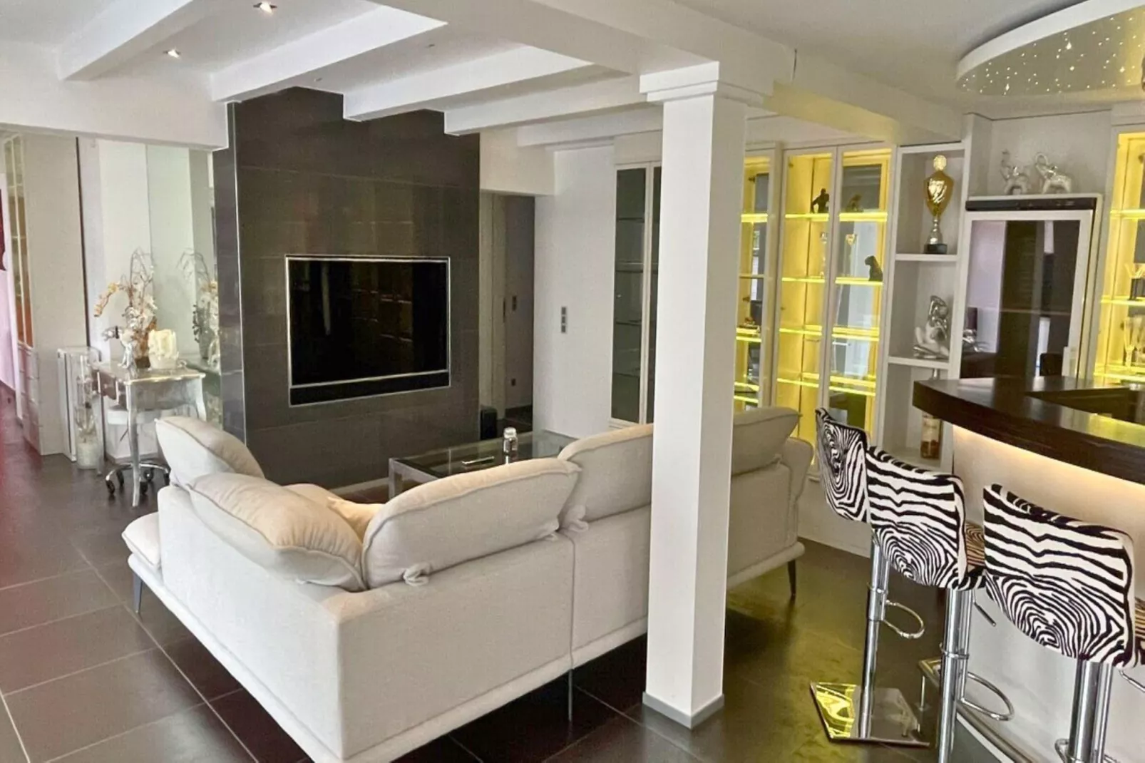 Große Fewo mit Freizeitraum in Kastellaun-Living room