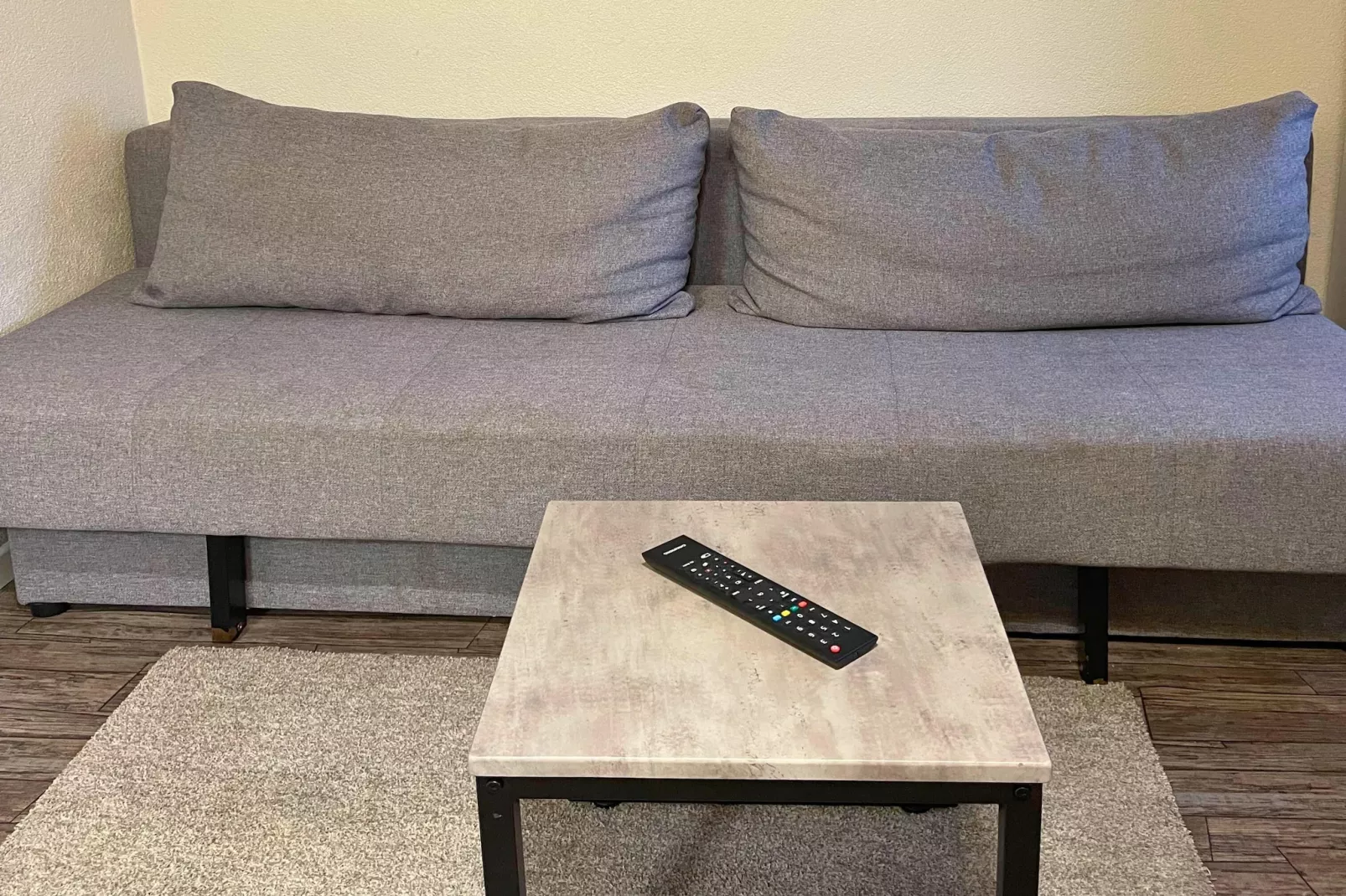 F001 Apartment mit Doppelbett-Living room