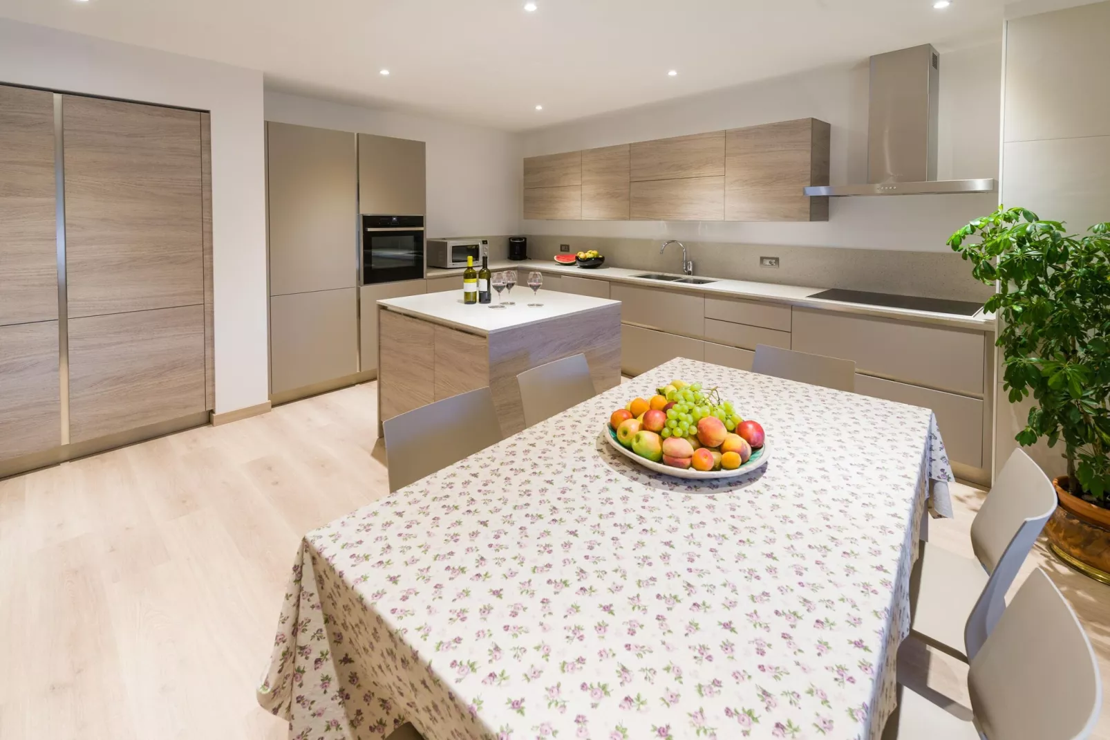 Pink Lady-Dining room