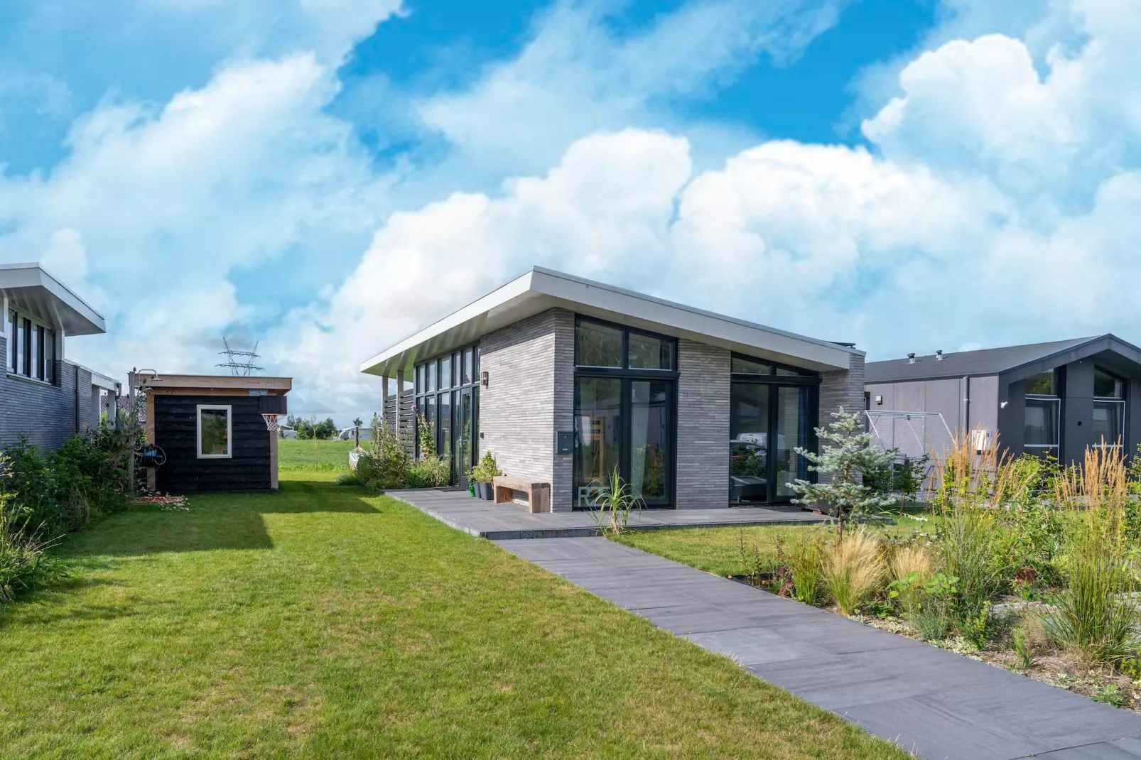Buitenplaats R25-Exterior in summer