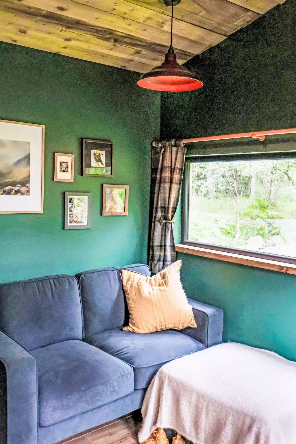 G-Wilderness Cabin-Inside