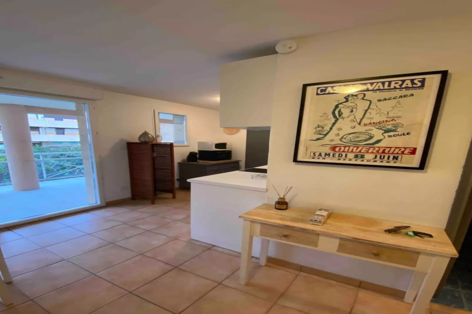 77 T2 Piscine Terras-Living room