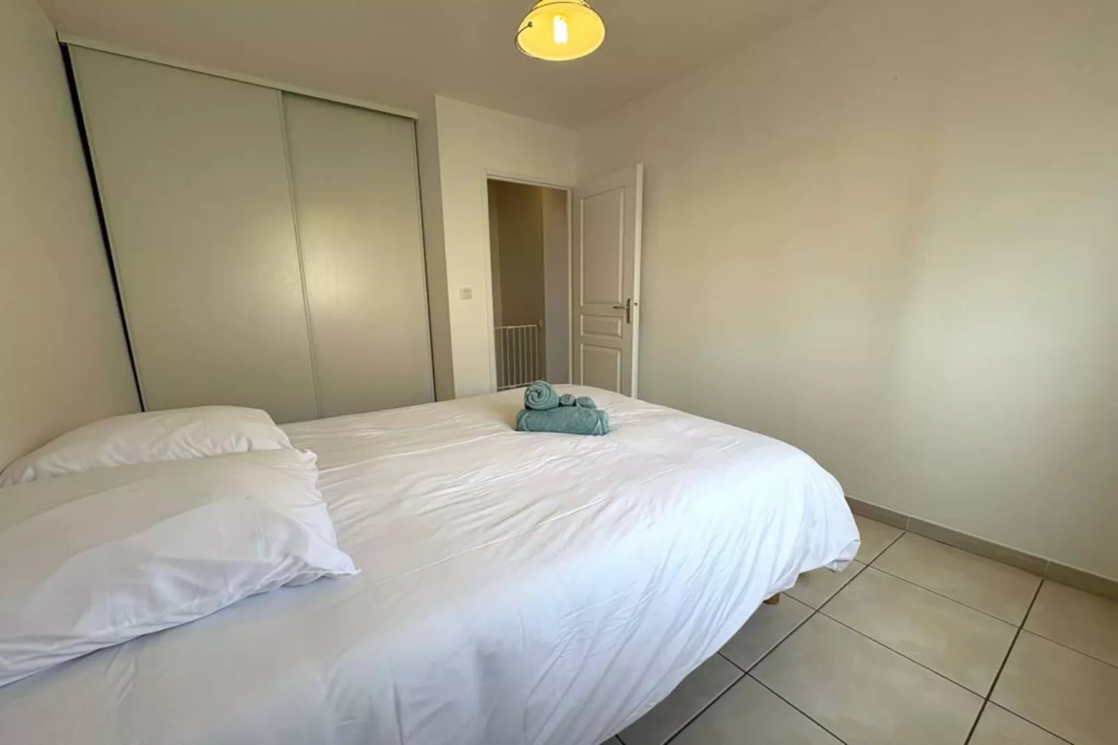 107 DENAUD-Bedroom