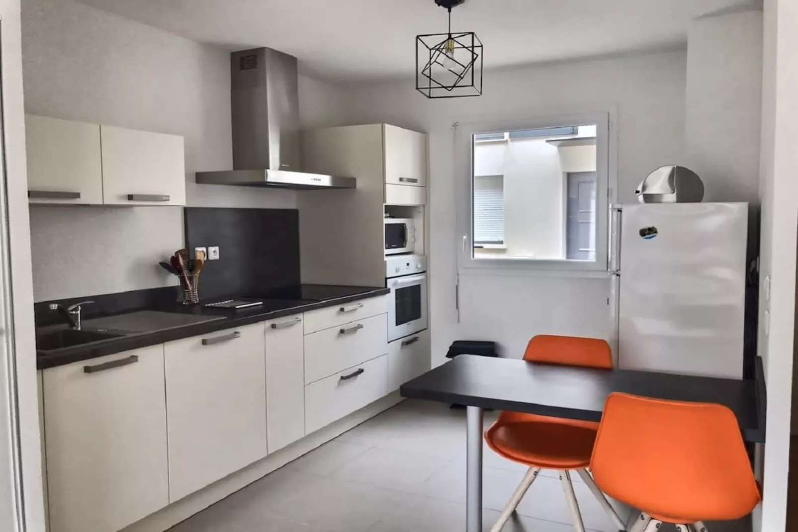 LOU 185 CUSSAC-Kitchen