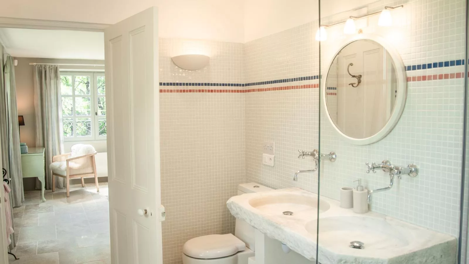 Gite La Folie-Bathroom