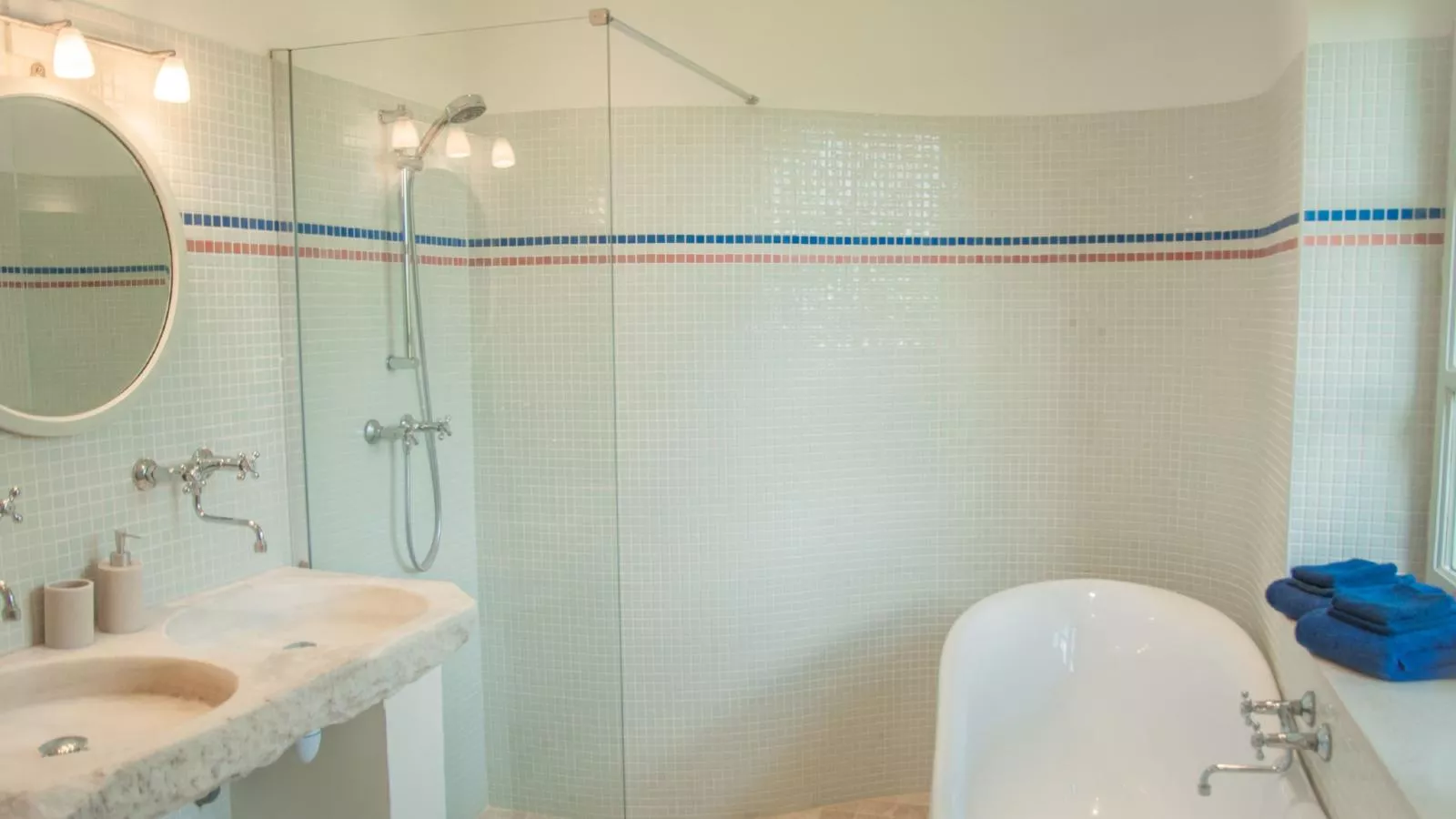 Gite La Folie-Bathroom