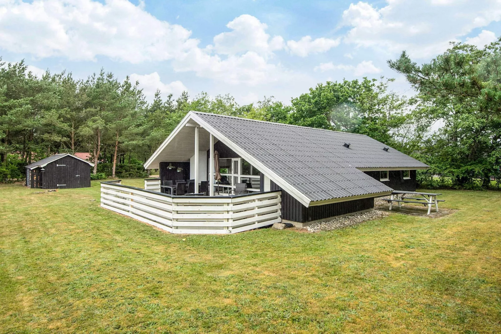 Helle Hutte mit uberdachter Terrasse-By Traum-Aussicht