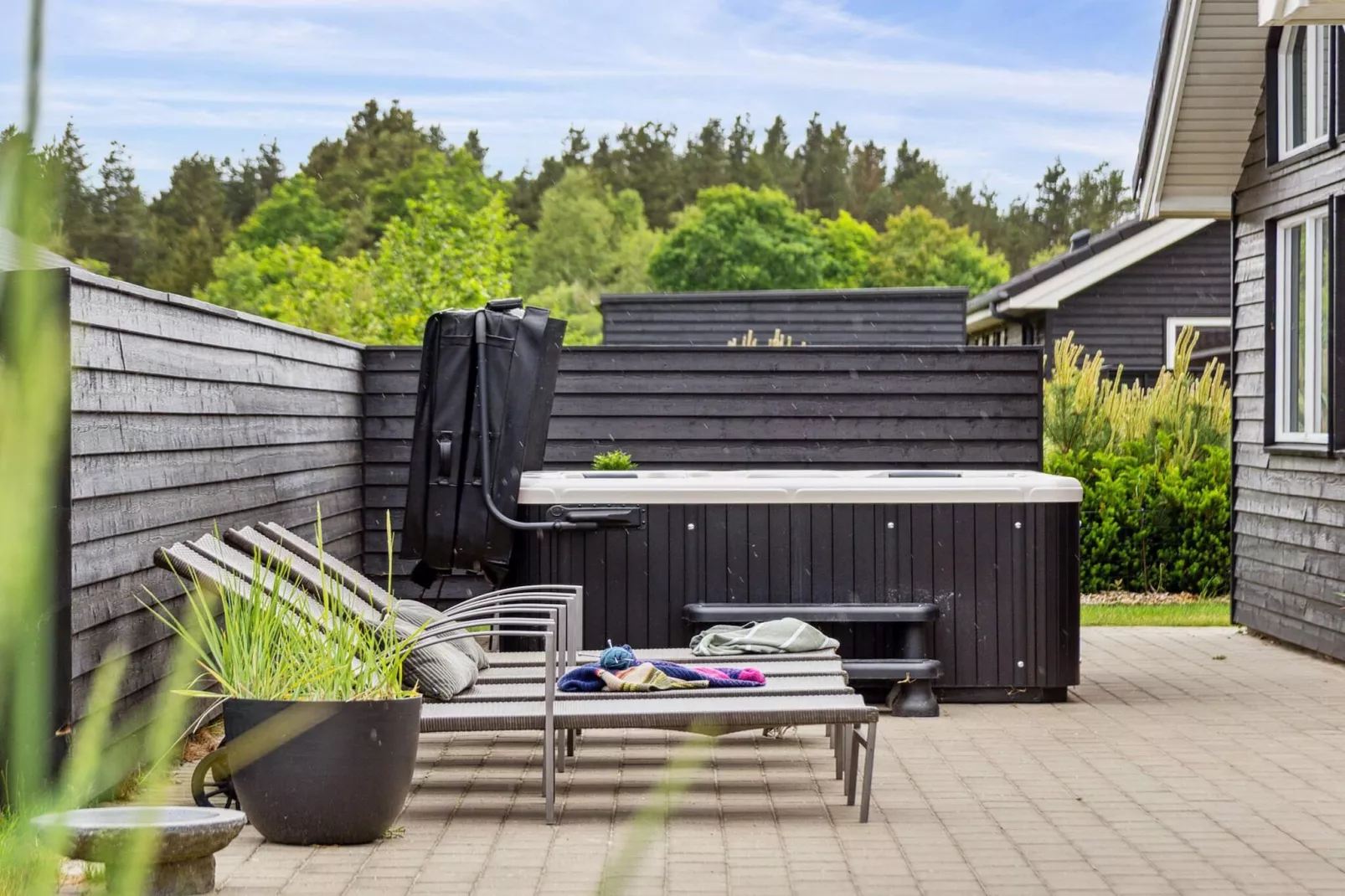 Luxury Retreat with Pool - By Traum Ferienwohnungen-Outdoor