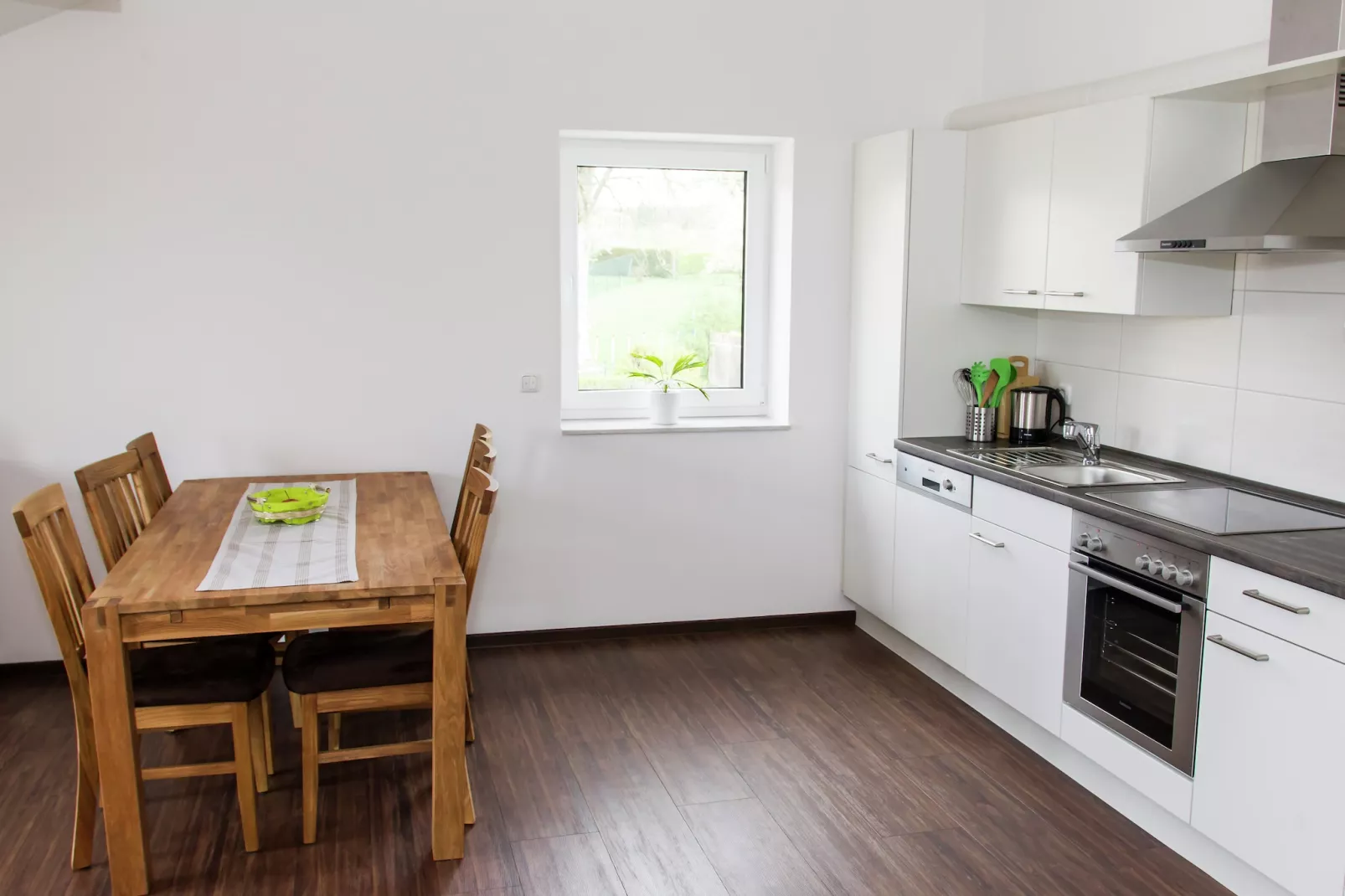 Maike OG-Dining room