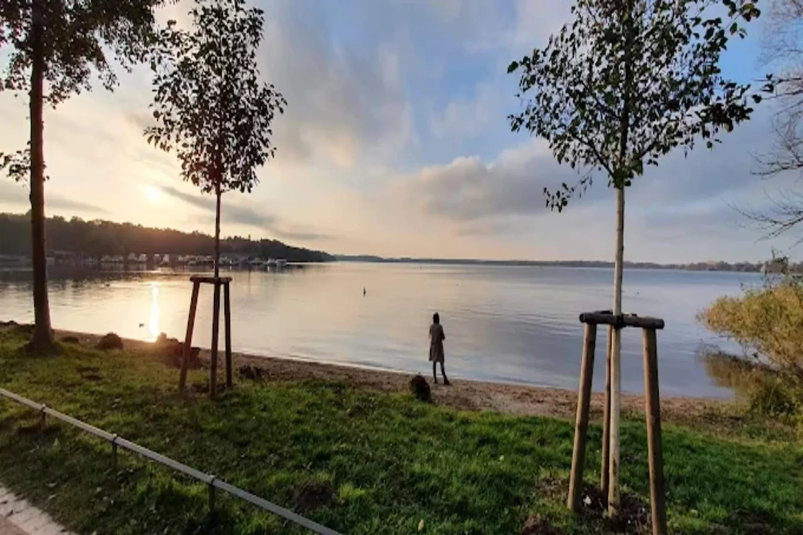 Apartments im MAREMÜRITZ Yachthafen Resort & Spa / Fortuna Suite Landseite 2 Personen und 1 Kind 3-15 Jahre-Gebiete Sommer 5 km