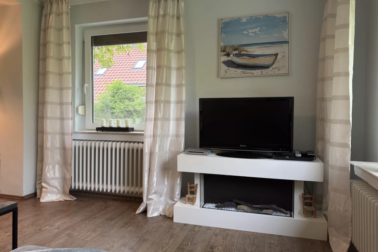 Ferienhaus mit großem Grundstück in Friederikensiel-Salon