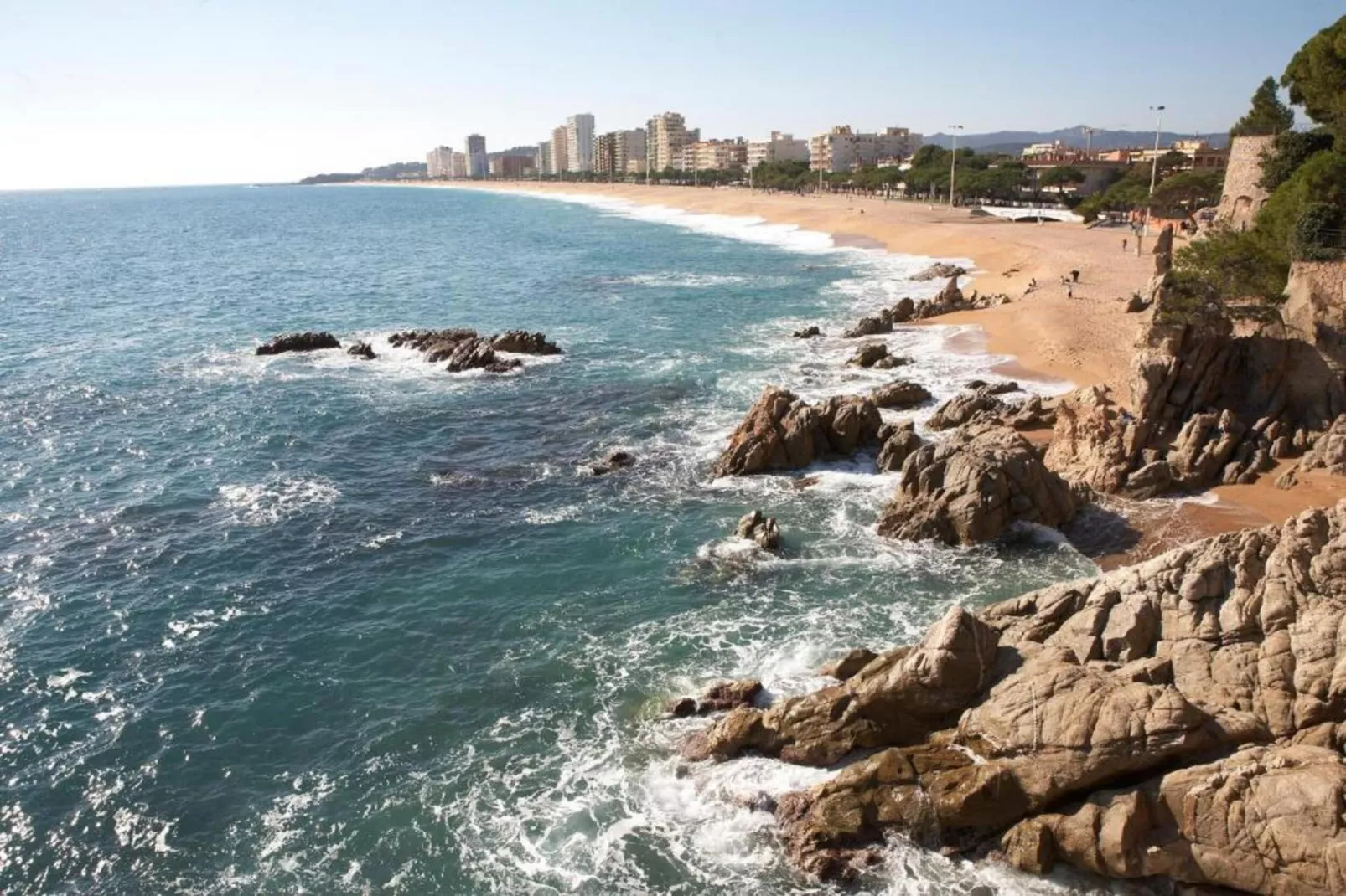 La Roca-Areas within 20km in summer