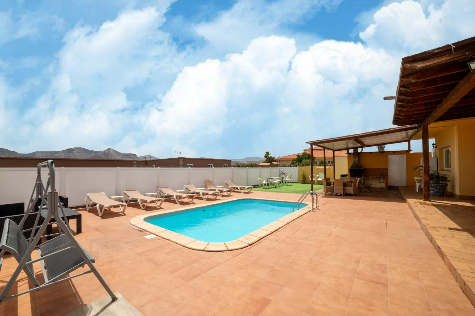 Chalet en Tuineje para 6 personas-Schwimmbad