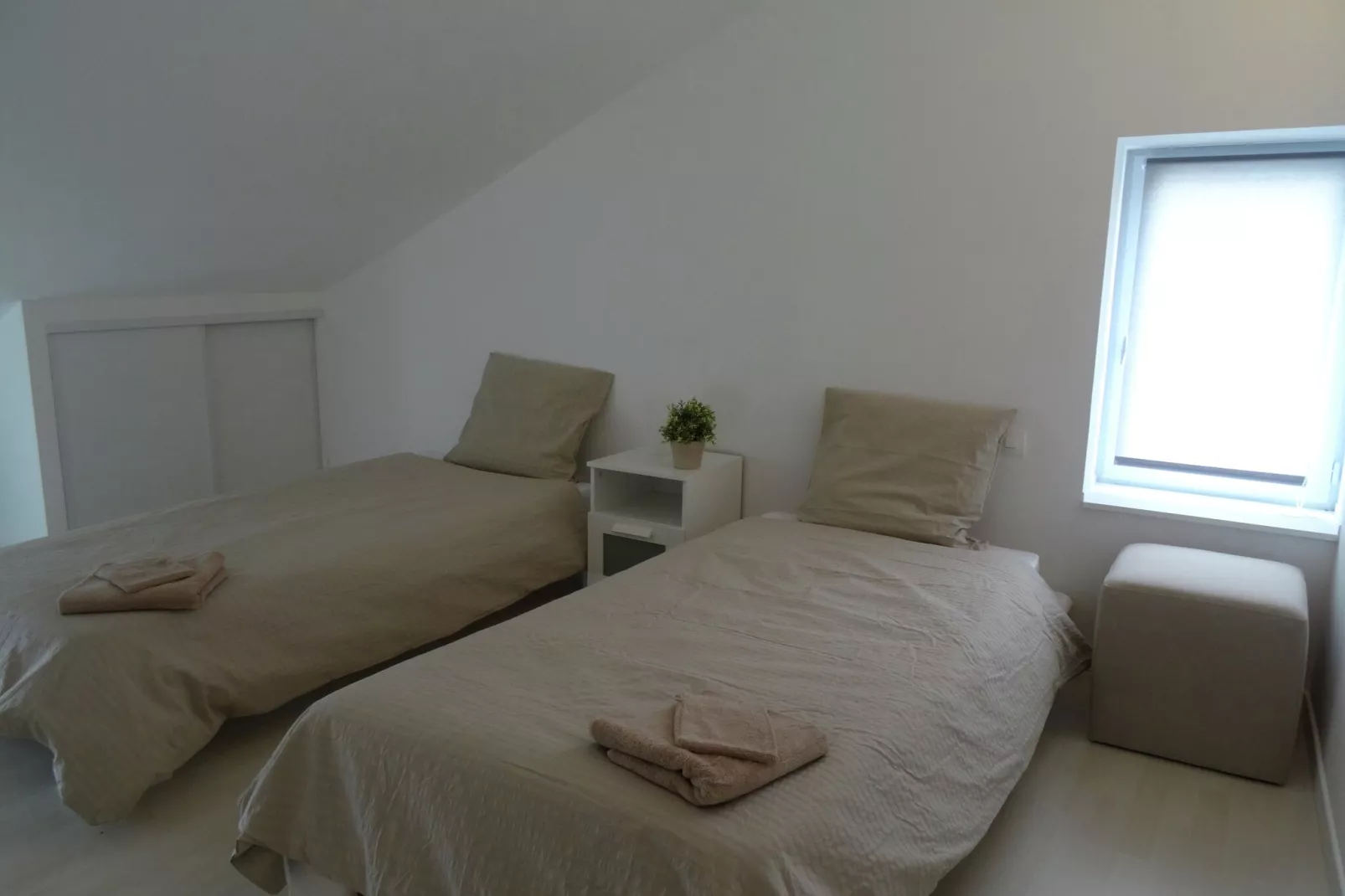 Maison de vacances Beaumont en Véron-Schlafzimmer