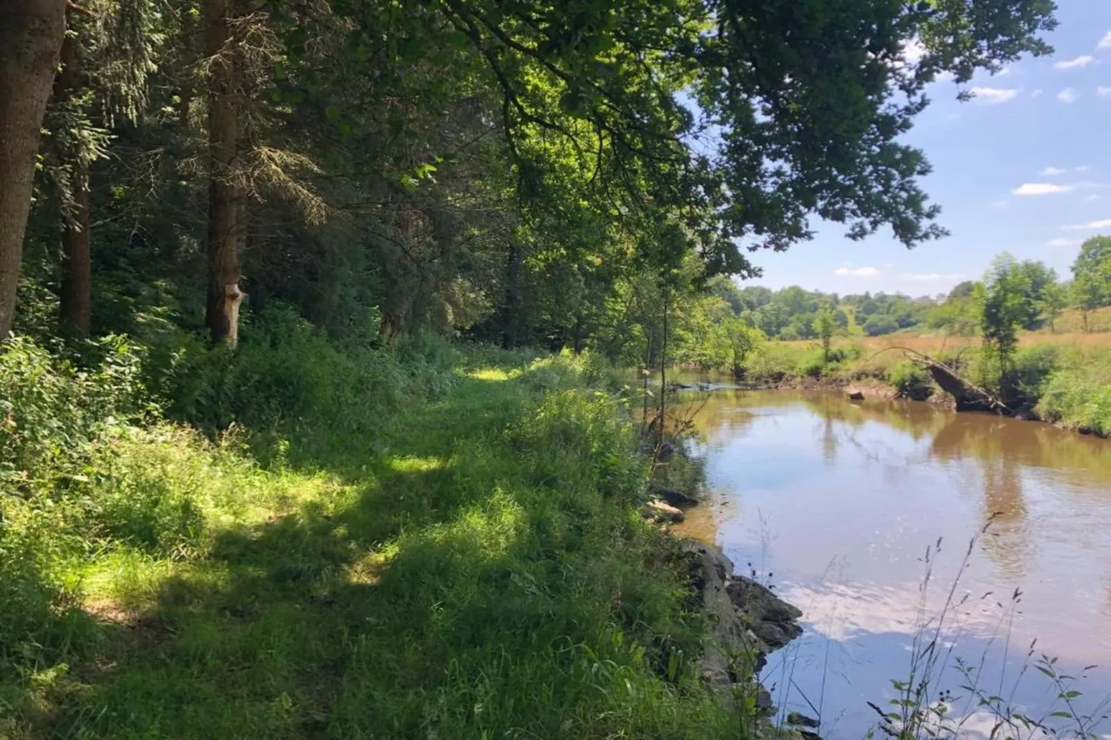 Le Fournil-Areas within 20km in summer
