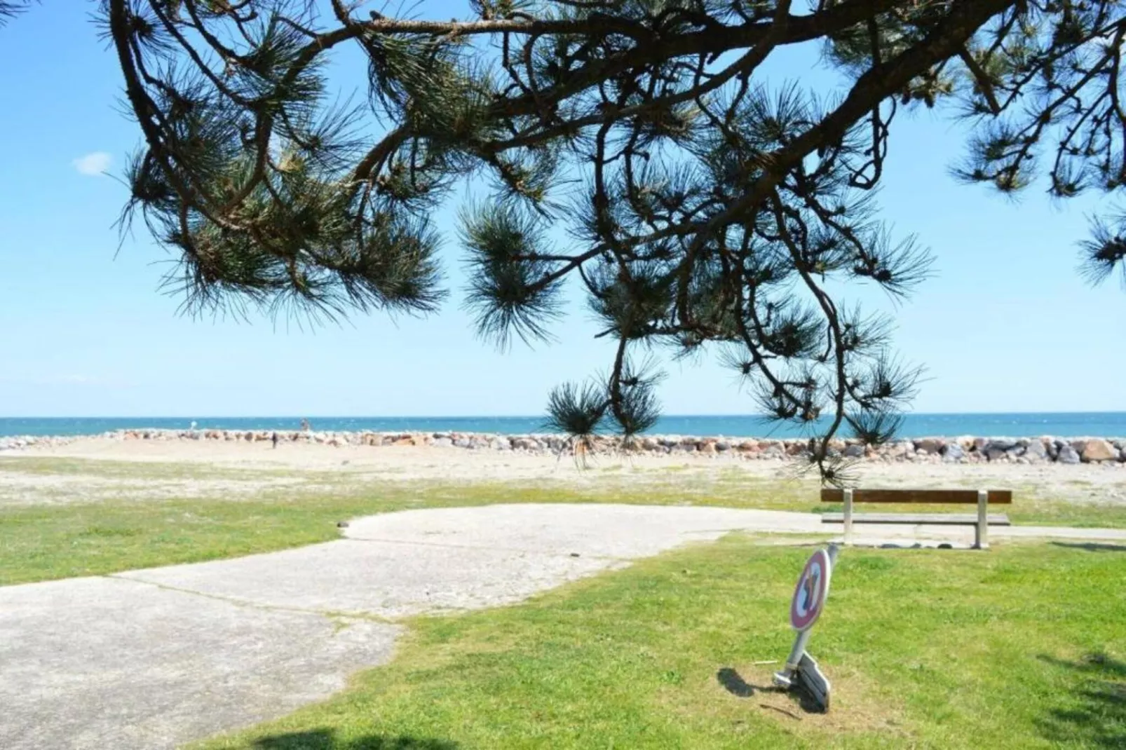 Jardins de Neptune 5-Areas within 1km in summer