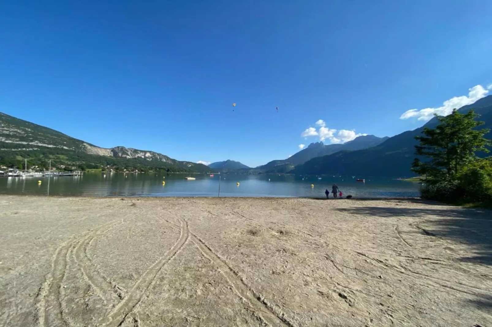 Le Birdie 3-Areas within 20km in summer