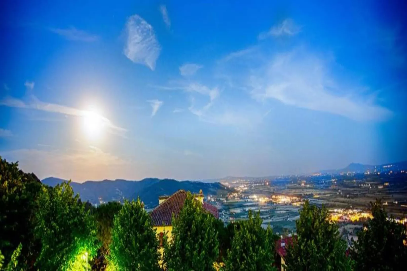 Corte  della Luna-Areas within 20km in summer