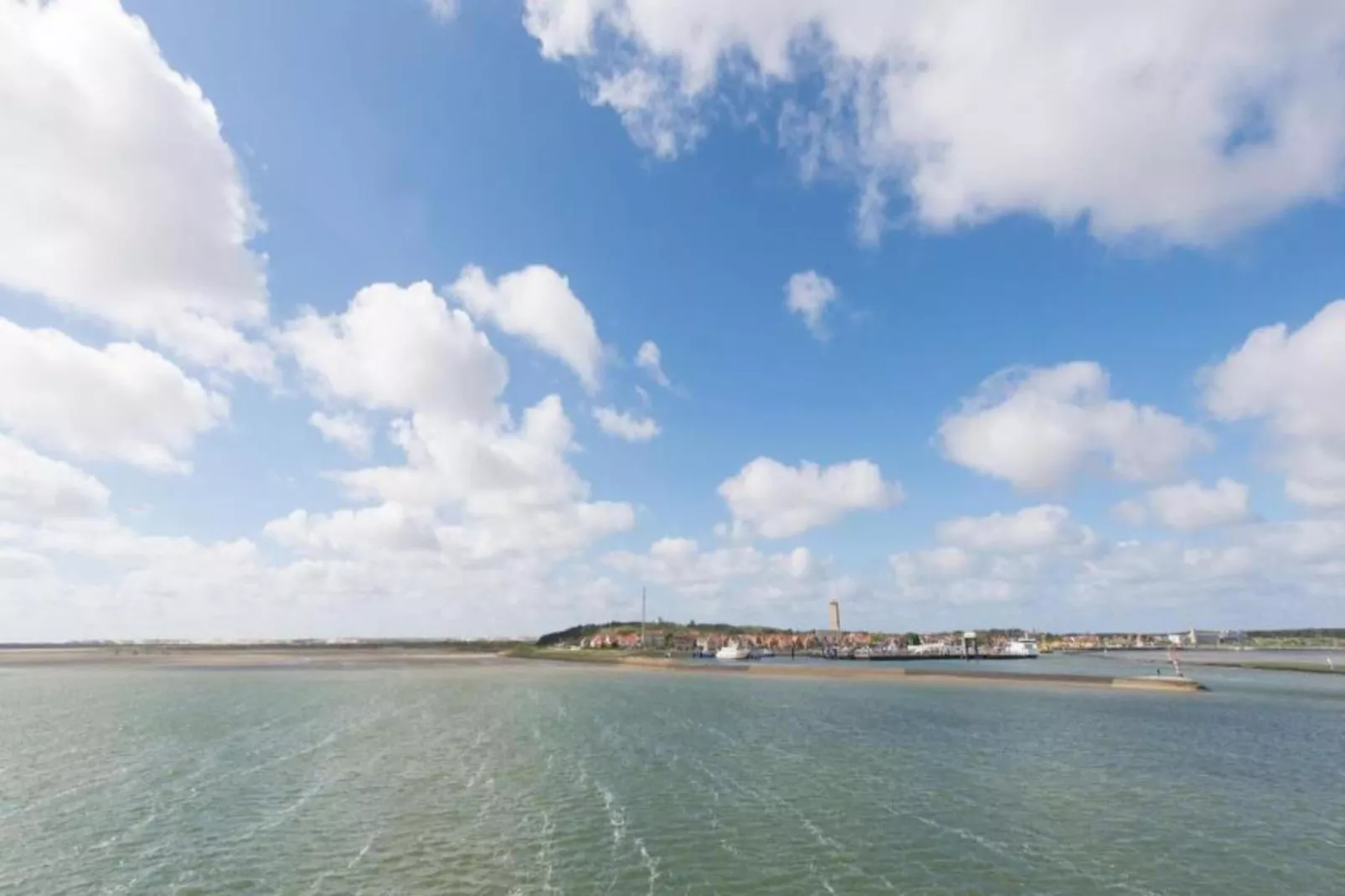 Duindroom op Terschelling-Areas within 20km in summer