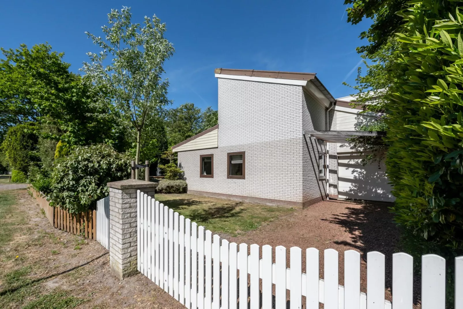 Wilgenlaan 1-Exterior in summer
