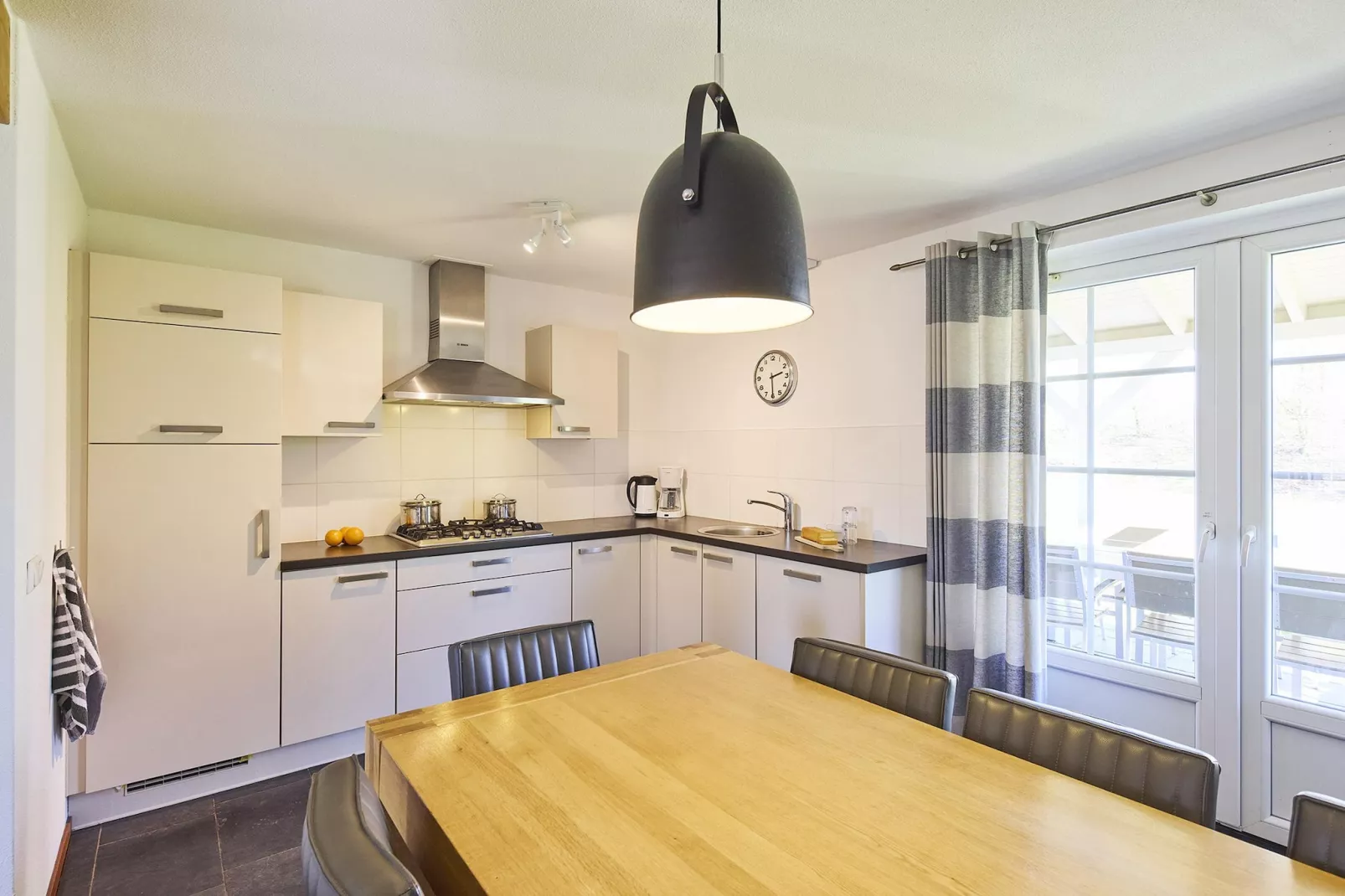 Buitenhof De Leistert 9-Kitchen