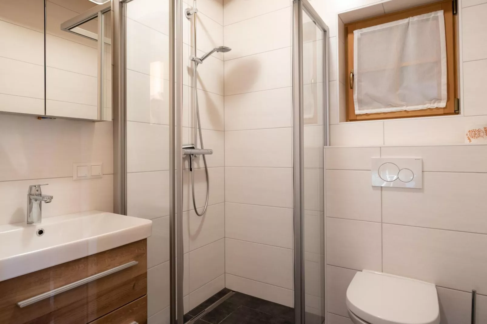 Koralpe - Enzian/Almrausch-Bathroom