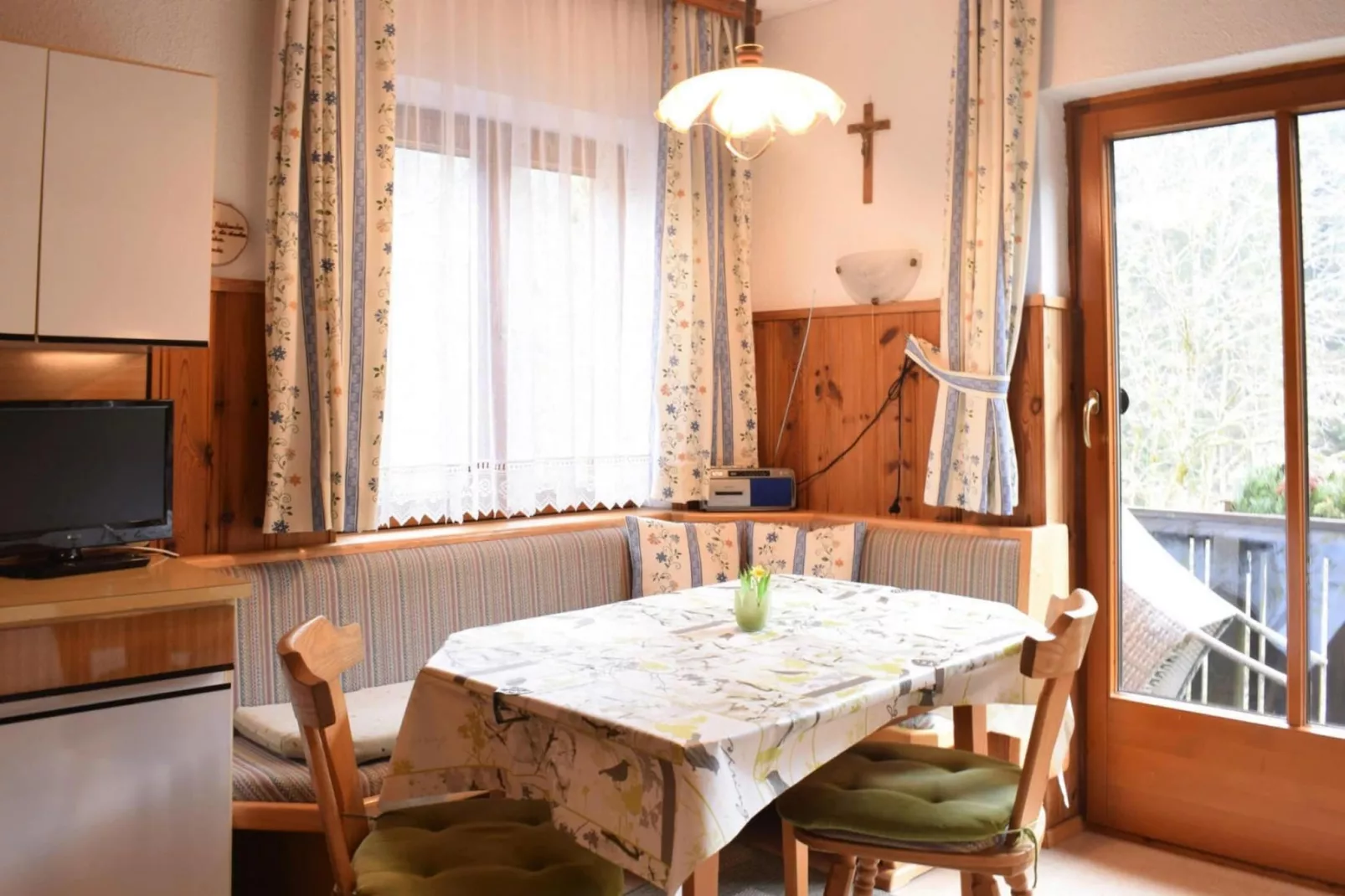 FeWo Kleinpötting Hüttau-Esszimmer