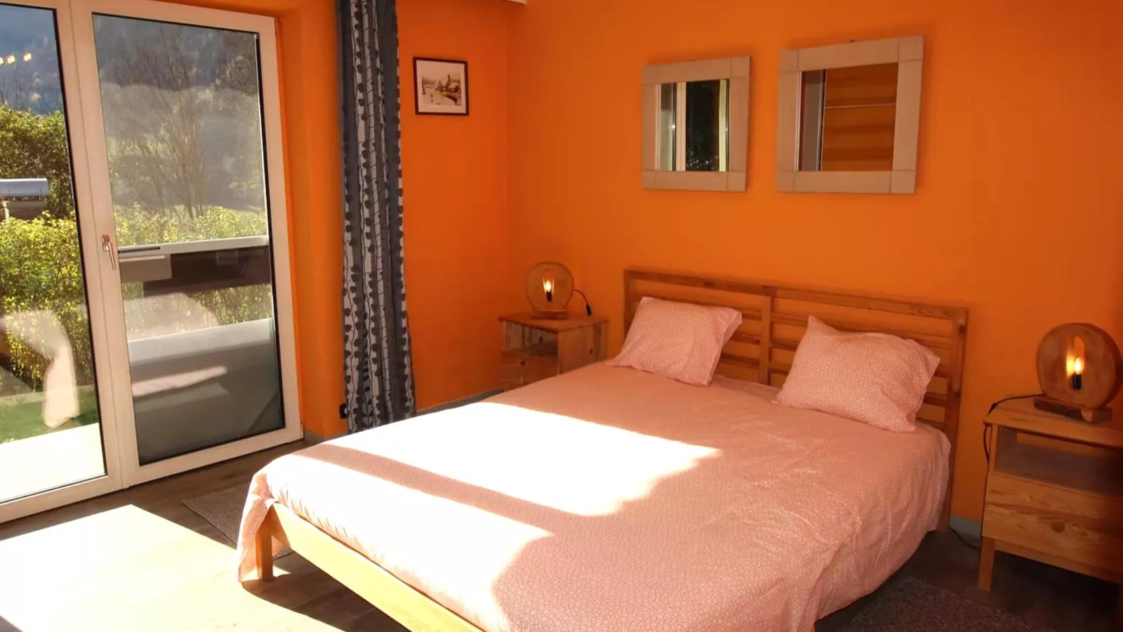 Yannsa-Bedroom