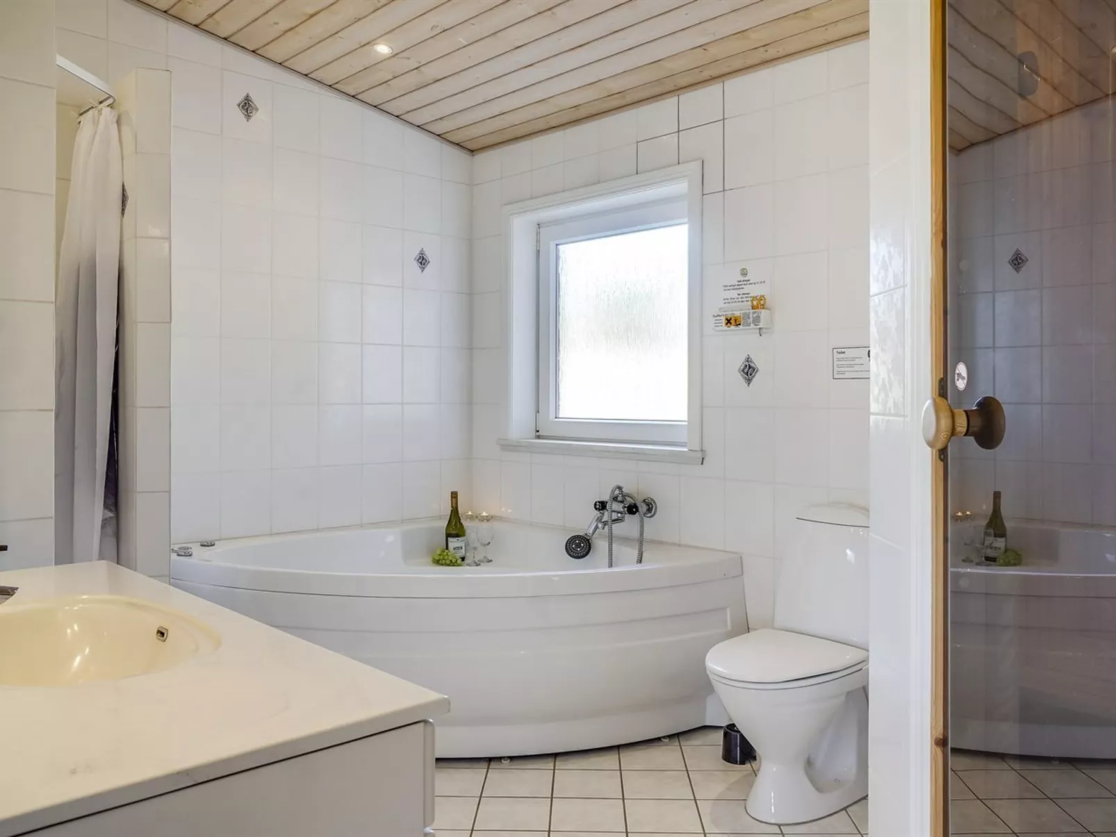 "Eugenie" - 450m from the sea-Inside