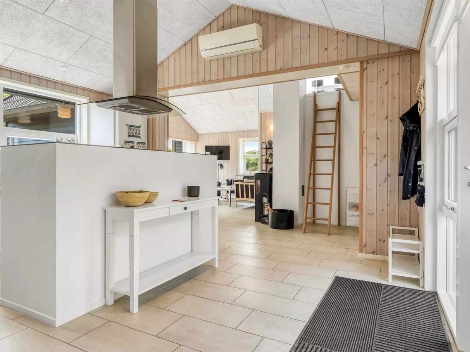 "Alfuin" - 500m from the sea-Inside