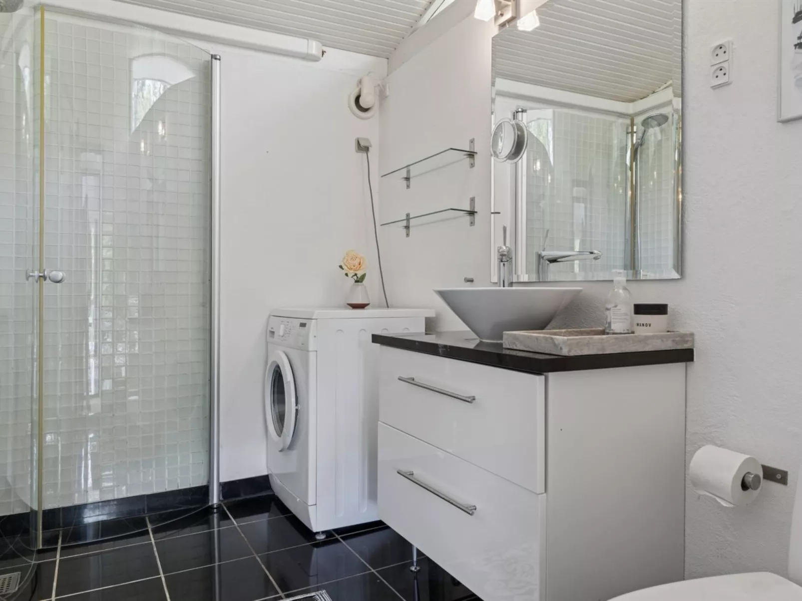 "Ilsabet" - 750m from the sea-Inside