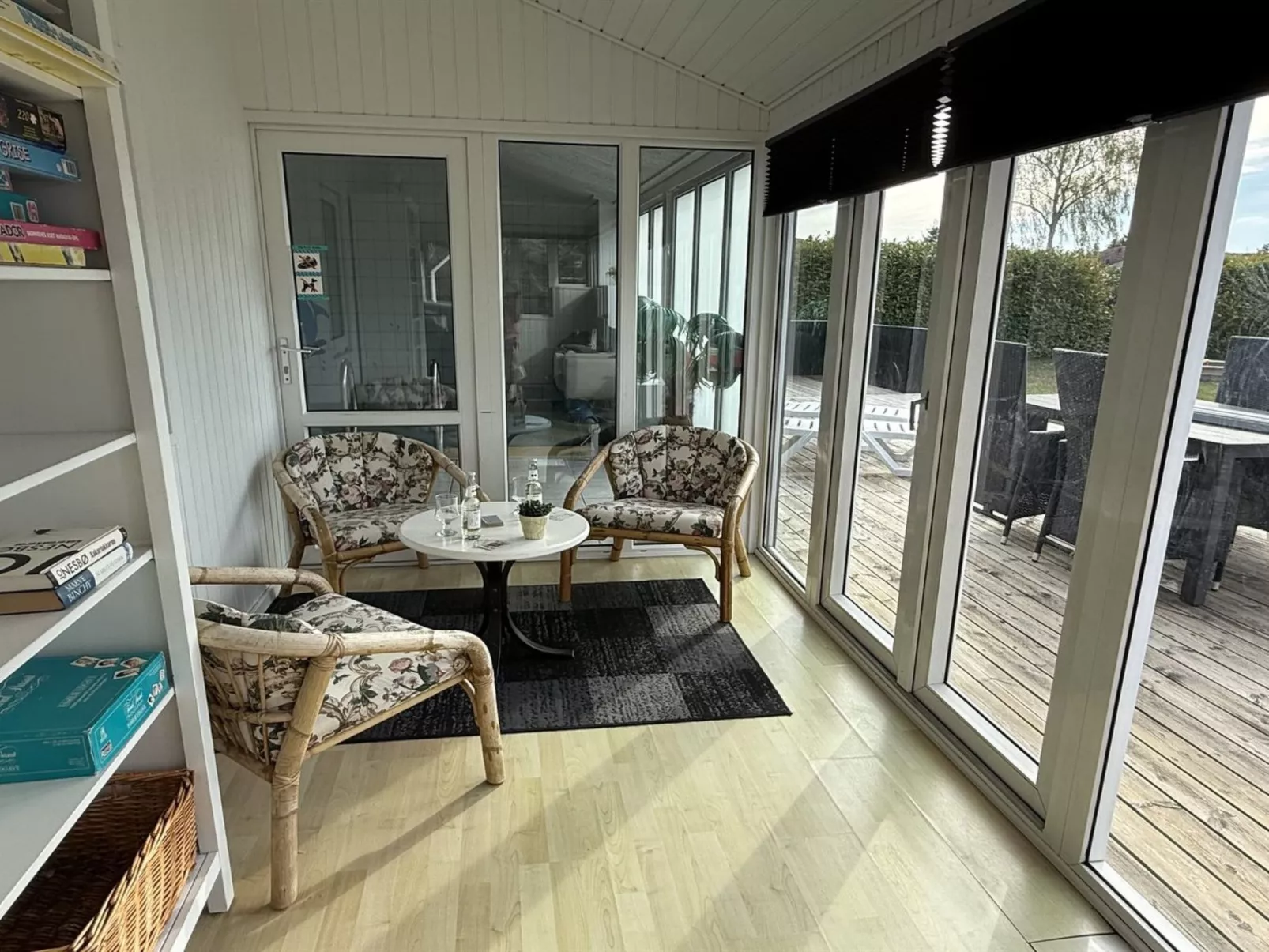 "Hallveig" - 1.1km from the sea-Drinnen
