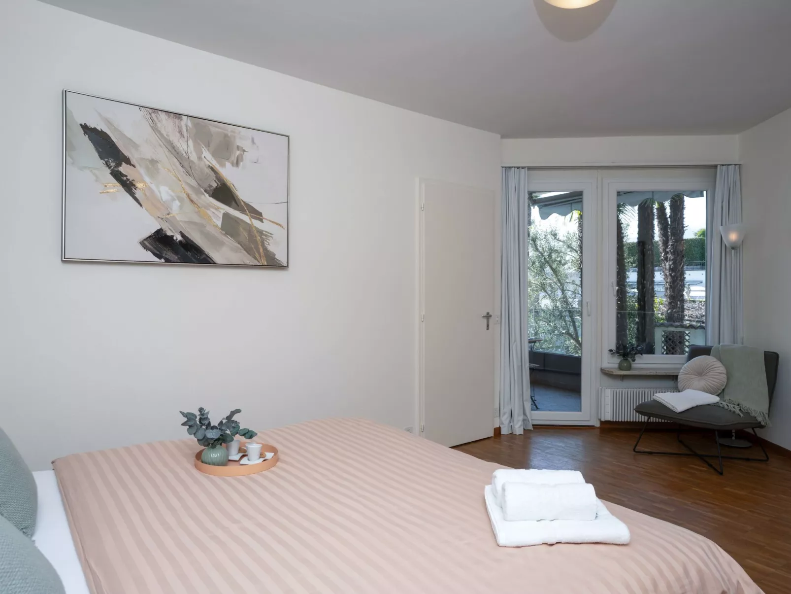 Suite Modern - Inside
