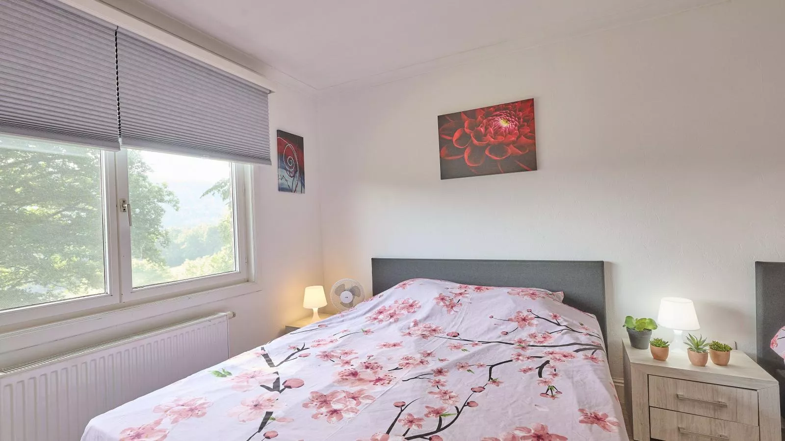 Devant les Thiers-Bedroom